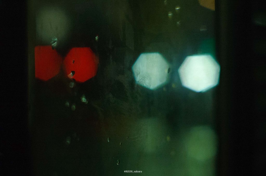 雨下､晦冥の街から。